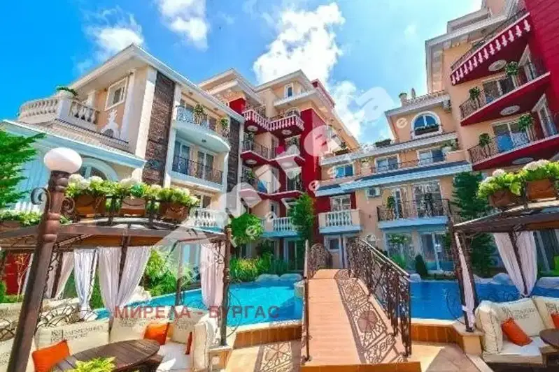 Тристаен апартамент в Бургас, к.к. Слънчев бряг