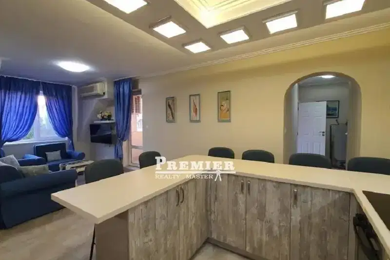 Тристаен апартамент в Бургас, к.к. Слънчев бряг