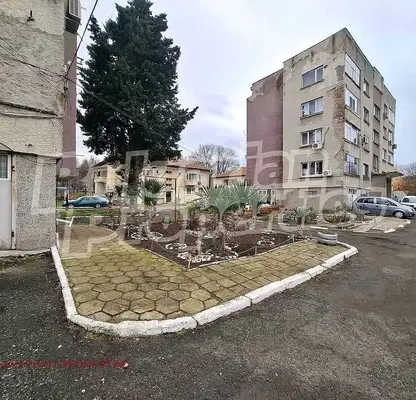 Снимка 2 — Тристаен апартамент в Бургас, с. Атия