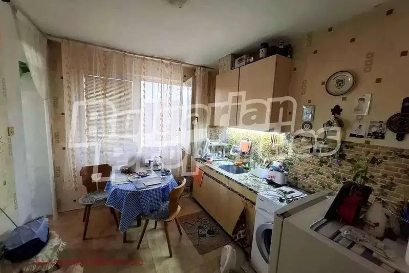 Тристаен апартамент в Бургас, с. Атия