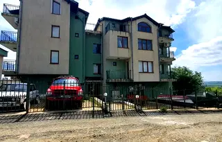 Тристаен апартамент в Бургас, с. Кошарица