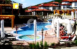 Тристаен апартамент в Бургас, с. Кошарица