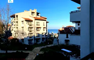 Тристаен апартамент в Бургас, с. Лозенец