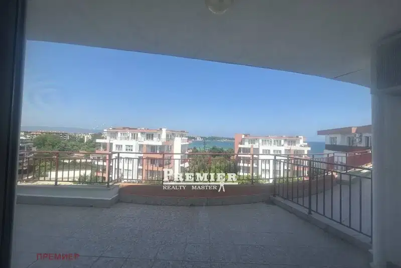 Тристаен апартамент в Бургас, с. Равда