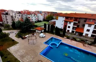Тристаен апартамент в Бургас, с. Равда