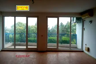 Тристаен апартамент в Добрич, Балчик