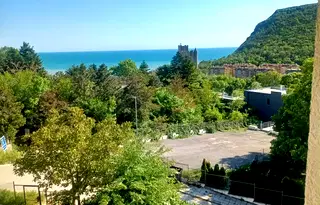 Тристаен апартамент в Добрич, Каварна