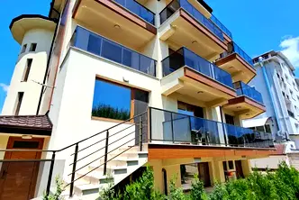 Тристаен апартамент в Добрич, с. Кранево