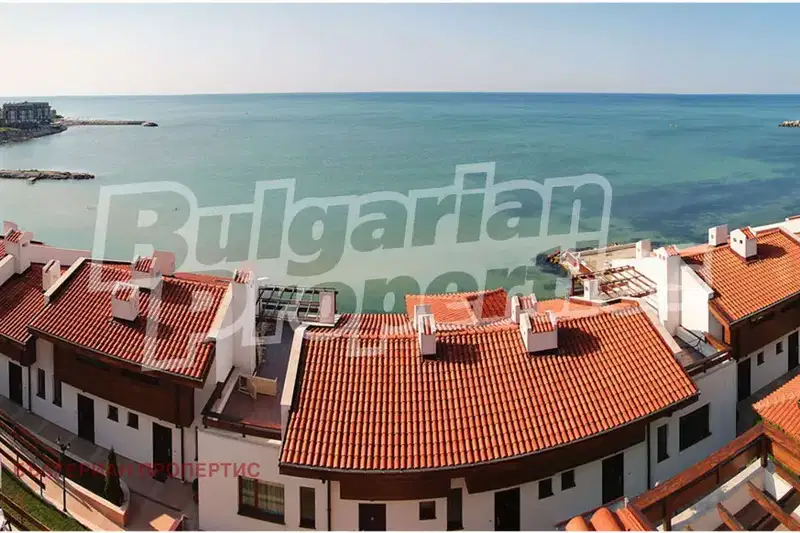 3-bedroom apartment in Oblast Dobrich, Topola
