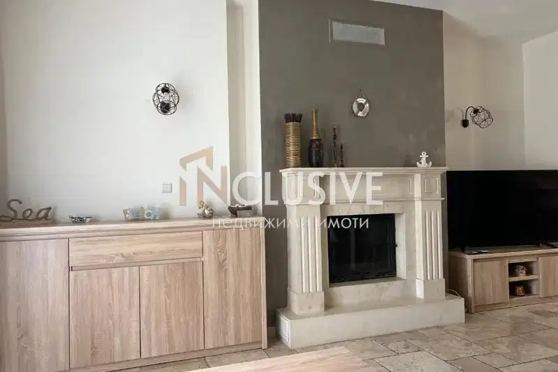 3-bedroom apartment in Oblast Dobrich, Topola