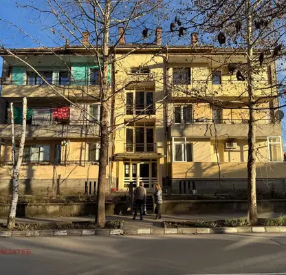 Снимка 2 — Тристаен апартамент в Плевен, Левски