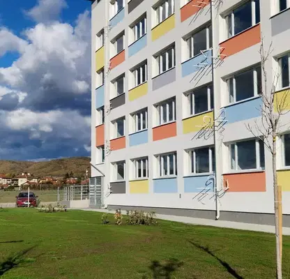 Снимка 2 — Тристаен апартамент в София, Ихтиман