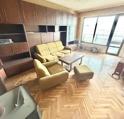 Photo 2 — 3-bedroom apartment in област София, Kostinbrod