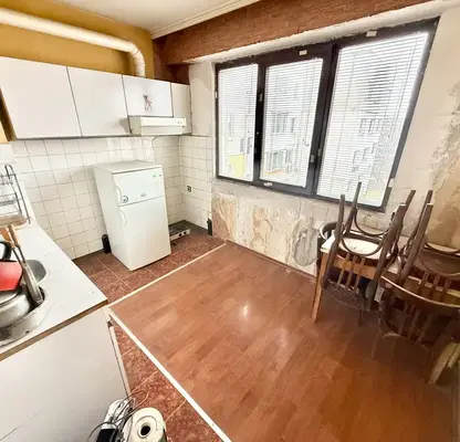 Photo 3 — 3-bedroom apartment in област София, Kostinbrod