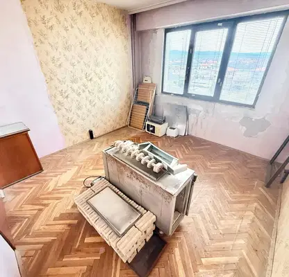 Photo 5 — 3-bedroom apartment in област София, Kostinbrod