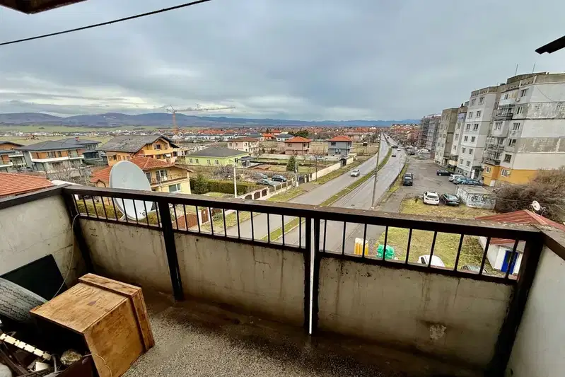 3-bedroom apartment in област София, Kostinbrod