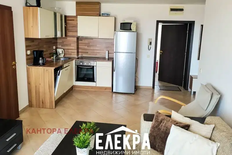 Тристаен апартамент във Варна, Бяла