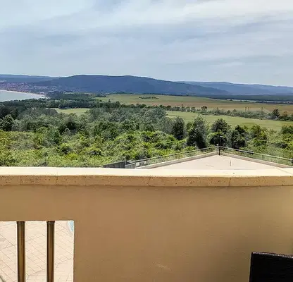 Photo 2 — Three-room apartment with terrace and sea view in Byala