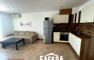 Тристаен апартамент във Варна, Бяла