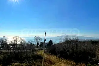 Тристаен апартамент във Варна, Бяла