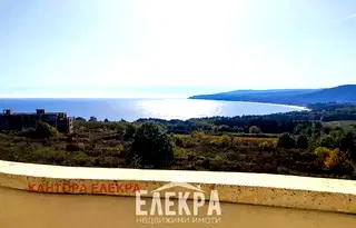 Тристаен апартамент във Варна, Бяла