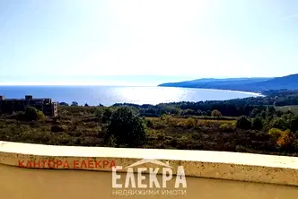 Тристаен апартамент във Варна, Бяла