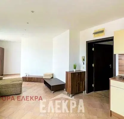 Снимка 4 — Тристаен апартамент във Варна, Бяла