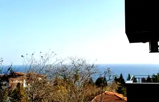 Тристаен апартамент във Варна, Бяла