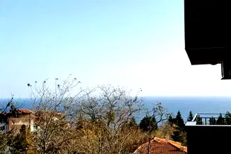 Тристаен апартамент във Варна, Бяла