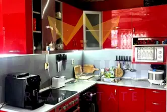Тристаен апартамент във Варна, Девня