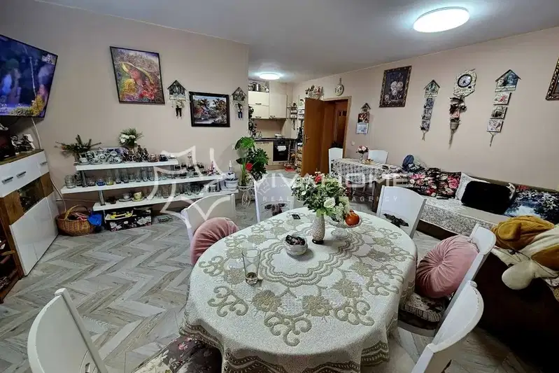 Тристаен апартамент във Варна, с. Близнаци
