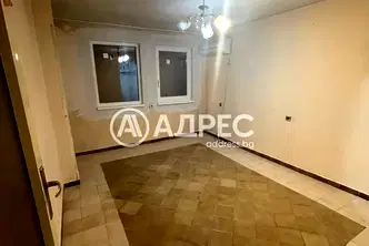 Тристаен апартамент във Велико Търново, Дебелец