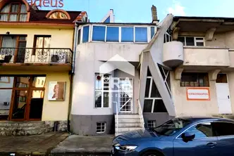 Заведение в Ямбол, Хале
