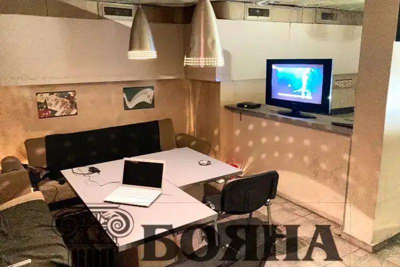 Заведение в Русе, Хъшове