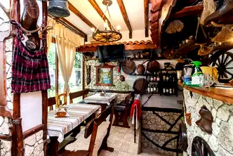 Заведение във Варна, Спортна зала