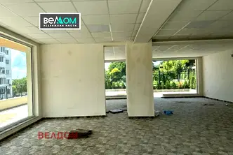 Заведение във Варна, Владислав Варненчик 1