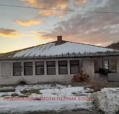 Снимка 4 — Заведение в Перник, с. Расник