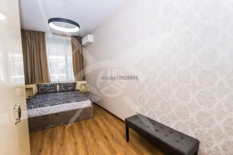 Двустаен апартамент в Бургас, Лазур