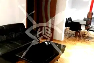 4-стаен апартамент с тераса в центъра на Бургас