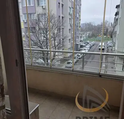 Снимка 4 — Тристаен апартамент с остъклена тераса в Славейков, Бургас
