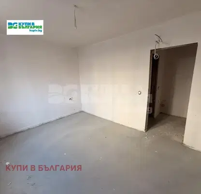 Снимка 4 — Тристаен апартамент в к.к. Св.Св. Константин и Елена