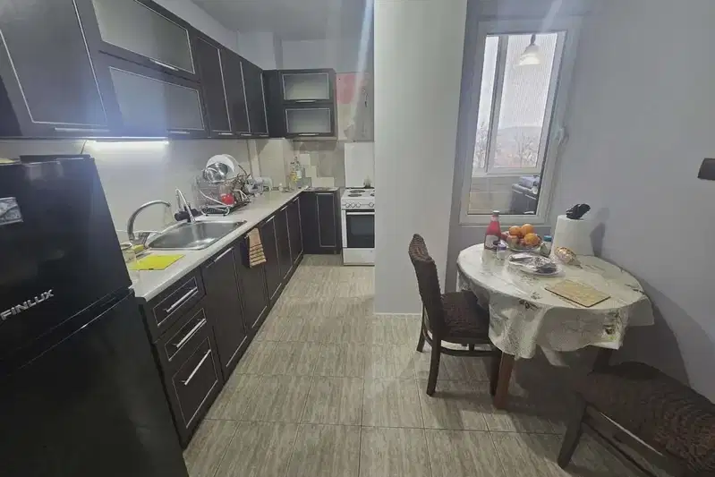 3-bedroom apartment in Kyrdjali, Vyzrojdenci