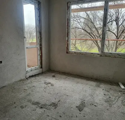 Снимка 3 — Тристаен апартамент в Пазарджик, Устрем