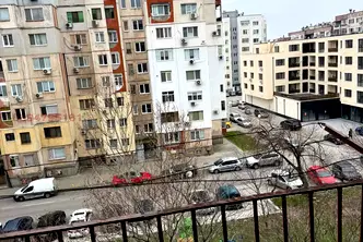 Тристаен апартамент в Пазарджик, Устрем