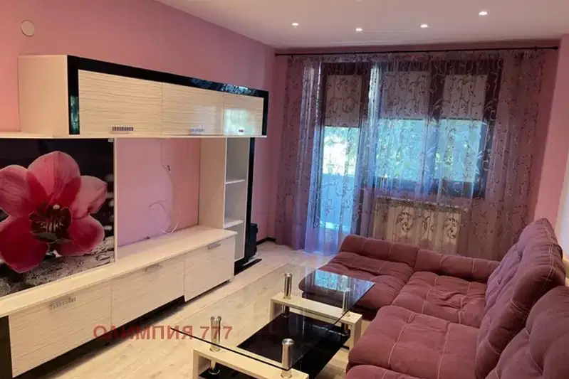 3-bedroom apartment in Pleven, Idealen Centyr