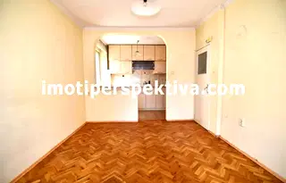 Тристаен апартамент с три тераси в Кършияка, Пловдив