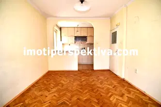 Тристаен апартамент с три тераси в Кършияка, Пловдив