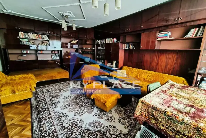 3-bedroom apartment in Shumen, Centyr