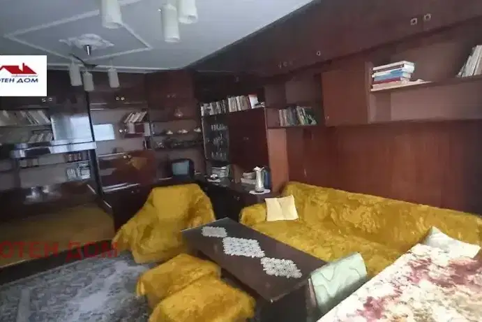 3-bedroom apartment in Shumen, Centyr