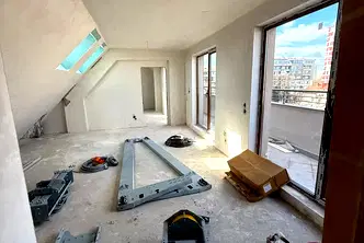 Двустаен апартамент с балкон в нова сграда в Банишора, София